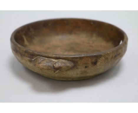 A Mouseman oak bowl, diameter 16.5cm