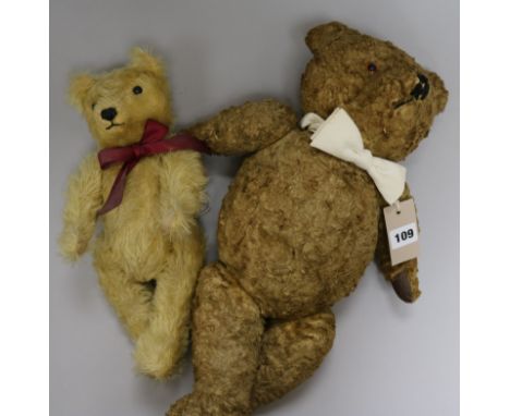 Two vintage plush teddy bears, largest 47cm