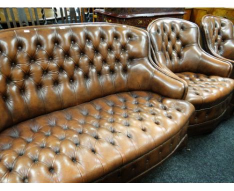 Mid-twentieth century button back leather three-piece suite comprising two-seater settee and pair of armchairs (3) Condition 