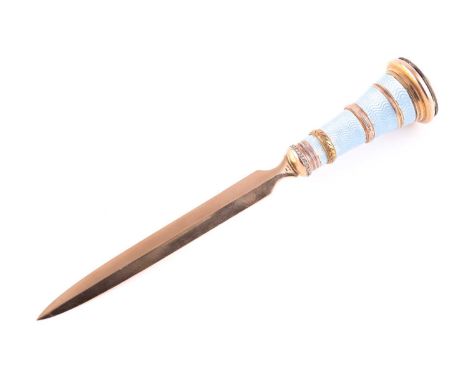 A 14K gold bladed letter knife, with jade pommel and blue guilloche enamel handle terminating in a band of diamonds, 99.1g gr