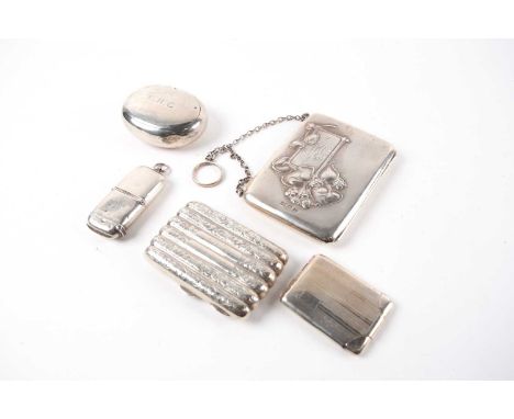 An early 20th century ladies silver finger purse. Chester 1903 by Charles Cooke. 10.5 cm x 8 cm. Together with a vesta/ sover