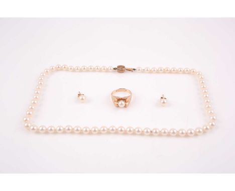 A 9ct yellow gold and cultured pearl ring, size P 1/2, together with a pair of yellow gold and pearl stud earrings, and a cul