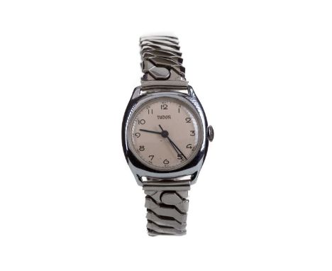 GENTLEMAN'S TUDOR STAINLESS STEEL MANUAL WIND WRIST WATCH,the round cream dial with Arabic hour markers, outer seconds track 