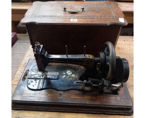 VINTAGE TABLE TOP SEWING MACHINE WITH CASE A/F