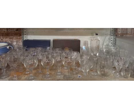 SHELF WITH QTY OF GLASSWARE, 2 WEBB LEAD CRYSTAL GLASSES &amp; 2 BOHEMIA CRYSTAL GLASSES