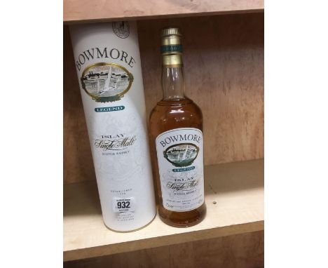 BOTTLE OF BOWMORE LEGEND ISLAY SINGLE MALT SCOTCH WHISKY 70cl