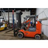 chariot élévateur au propane TOYOTA modèle 7FGCH35-BCS, série: 61327 avec fource 72''/SS, mat triple
