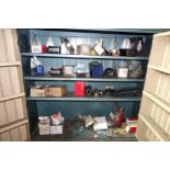 LOT de 2 cabinets en métal et contenu