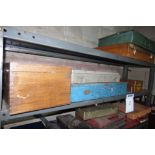étagère de métal comprenant coffret de vis, écrous, puller differents modèles, etc