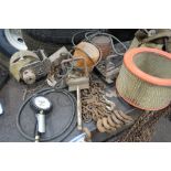 LOT de 4 chaînes, courroies, boyaux à air et eau