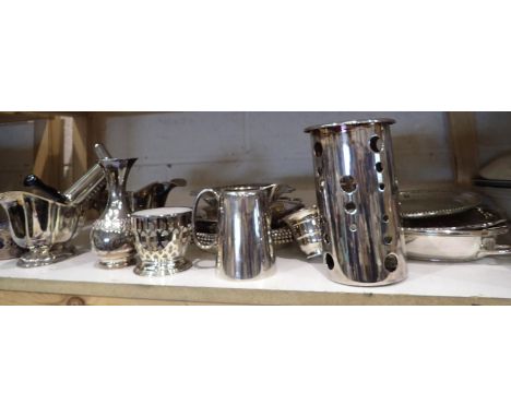 Mixed good quality silver plate. P&amp;P Group 3 (£25+VAT for the first lot and £5+VAT for subsequent lots) 