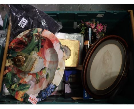 Quantity of mixed items including pictures, onyx table lighter, artificial flowers etc Not available for in-house P&amp;P 