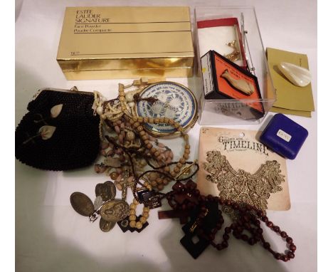 Mixed beads and an Estee Lauder compact. P&amp;P Group 1 (£14+VAT for the first lot and £1+VAT for subsequent lots) 
