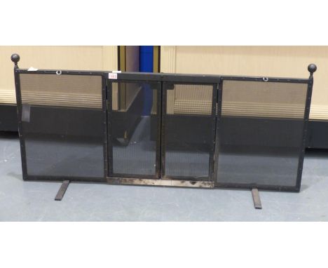 Large rectangular black metal fireguard, L: 135 cm. Not available for in-house P&amp;P 