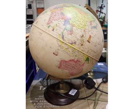 Illuminated globe lamp. P&amp;P Group 2 (£18+VAT for the first lot and £3+VAT for subsequent lots) 