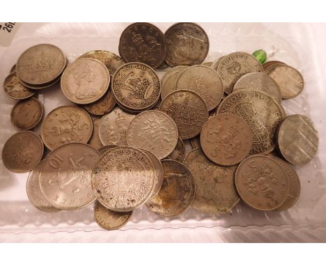 Mixed coins including some silver. P&amp;P Group 1 (£14+VAT for the first lot and £1+VAT for subsequent lots) 