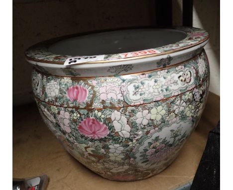 Oriental ceramic planter, D: 26 cm. P&amp;P Group 3 (£25+VAT for the first lot and £5+VAT for subsequent lots) 