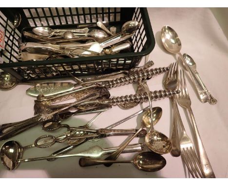 Mixed plated flatware including shellfish picks. P&amp;P Group 2 (£18+VAT for the first lot and £3+VAT for subsequent lots) 