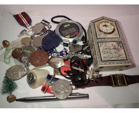 Tray of mixed collectables including medals, coins, some silver etc. P&amp;P Group 1 (£14+VAT for the first lot and £1+VAT fo
