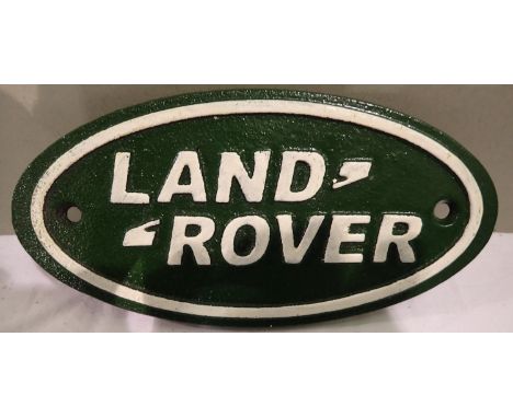 Cast iron Land Rover plaque, W: 15 cm. P&amp;P Group 1 (£14+VAT for the first lot and £1+VAT for subsequent lots) 