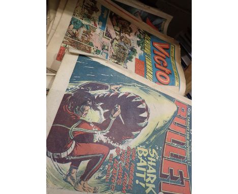 Box of mixed vintage comics. P&amp;P Group 2 (£18+VAT for the first lot and £3+VAT for subsequent lots) 