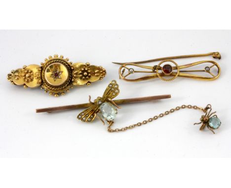 A 9ct yellow gold stone and pearl set bar brooch and two further 9ct gold brooches, (A/F).