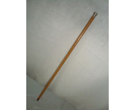 A nice vintage Malacca cane with a silver handle fully hall marked for 1925. A hinged cap is set into the top which when open