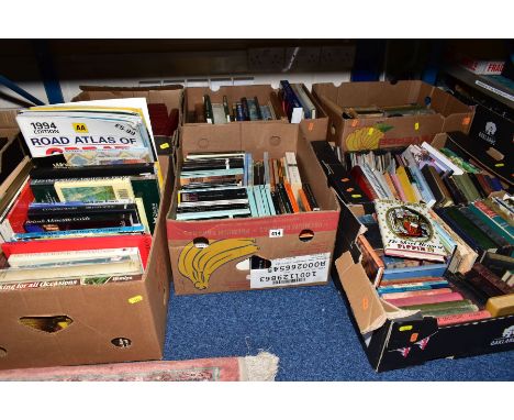 SEVEN BOXES OF BOOKS to include twenty one volumes of 'The History of Art' by Heron Books, box of Penguin books, Poetry, Hist