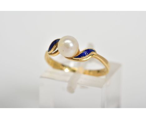 AN 18CT GOLD RING, designed with a central single cultured pearl, with blue enamel crossover shoulders to the plain polished 