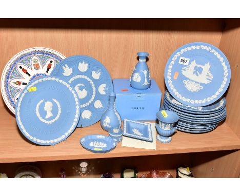 A GROUP OF WEDGWOOD JASPERWARE, to include Christmas plates 1975-1986 inclusive, H M Queen Elizabeth silver Jubilee commemora