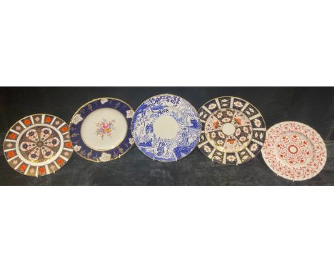 A Royal Crown Derby 1128 pattern plate, 23cm diameter, first quality; a 2451 pattern diner plate, second quality; other Royal