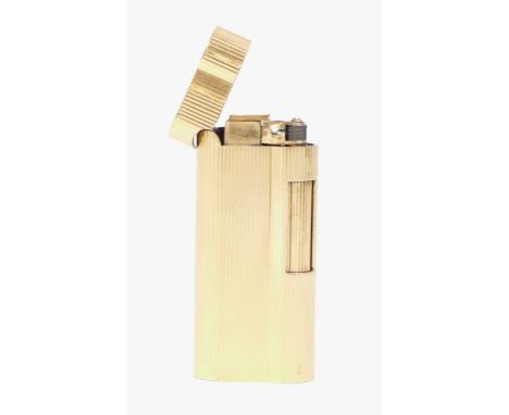 Alfred Dunhill; A gold plated 'S' type pocket cigarette lighter.At fault - In need of new flint housing.