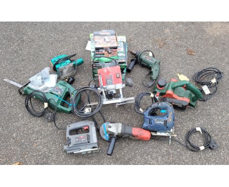 Two boxes pf power tools to include Parkside sharpening station, Blackspur palm sander, Bosh 240v hand drill, Power Devil 240