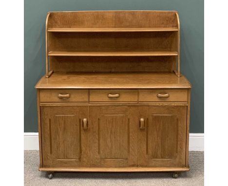 LIGHT OAK MID-CENTURY DRESSER in the style of Ercol, the rack with two shelves above a three drawer over three cupboard door 