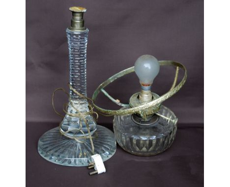 Heavy glass late 19th century oil lamp on star-cut base and faceted column, adapted for electricity, electrical rewiring requ