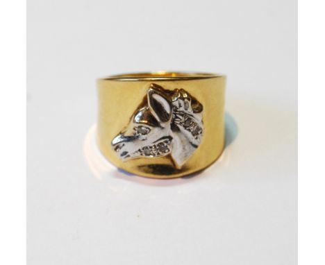 18ct gold ring with applied diamond-set horse's head, size R, 7g.