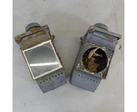 A pair of vintage painted metal HS79 Southern Railway gantry lamps. Each width 22cm, height 45cm, depth 27cm.Both have been o