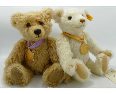 Steiff Collectors Bear Of The Year 2003 &amp; 2000(2) 