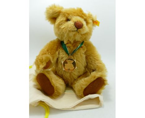 Steiff Collectors Bear Of The Year 2001 with Bag &amp; Cert 