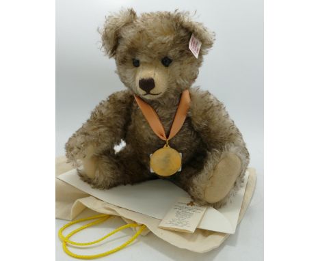 Steiff Collectors Bear Of The Year 2009 with Bag &amp; Cert 