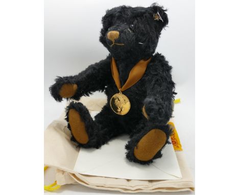 Steiff Collectors Bear Of The Year 2014 with Bag &amp; Cert: 