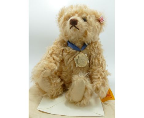 Steiff Collectors Bear Of The Year 2008 with Bag &amp; Cert 