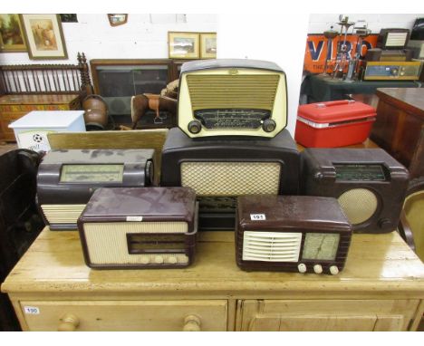 6 vintage Bakelite radios