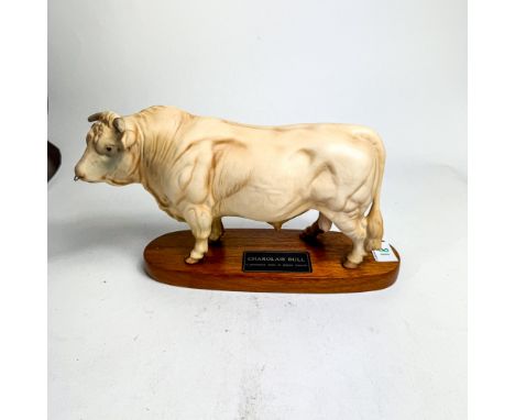 Beswick Connoisseur model of Charolais Bull on wood plinth, A2600