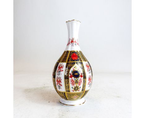 Royal Crown Derby 1128 Old Imari Vase, h.17.5cm.