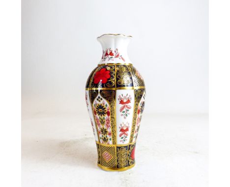 Royal Crown Derby 1128 Old Imari Vase, h.18.5cm.