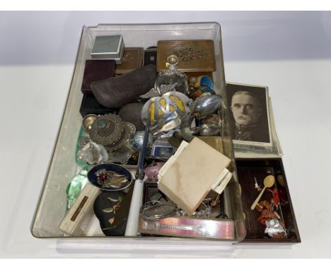 A tray of assorted miscellaneous including AA car badge, silver plated ware, decanter labels, costume jewellery, spectacles a