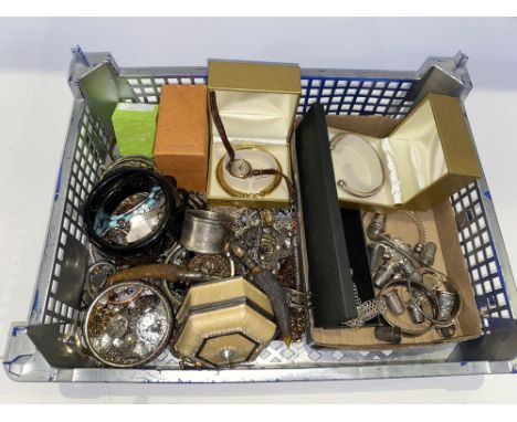 A box of assorted costume jewellery to include bangles, thimbles, Art Deco 9ct gold cocktail watch and other metalware includ