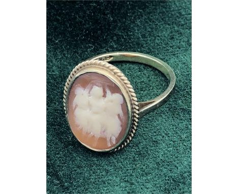 A Cameo ring in a 9ct gold setting