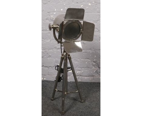 Tripod floor lamp  
